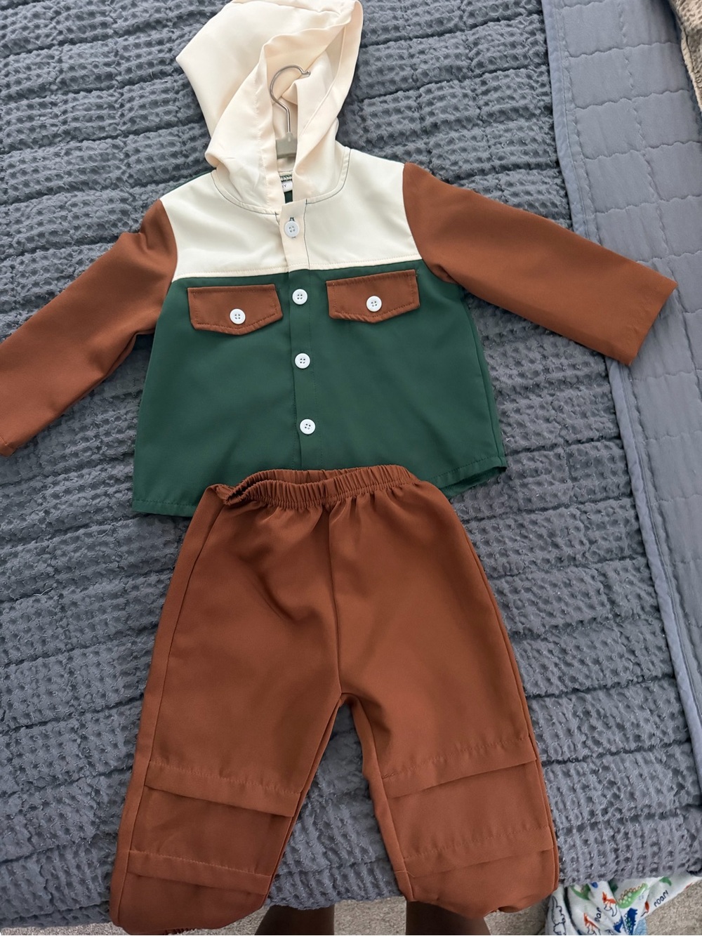 SHEIN Cream Green Brown Colorblock Kids Matching Set